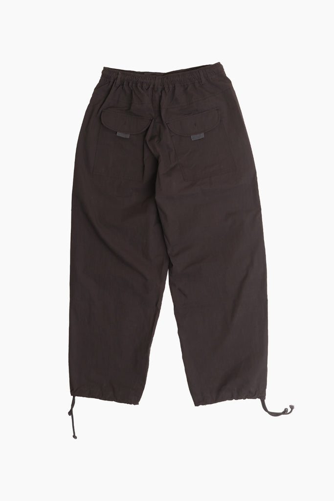 back Fold Cargo pant from Satta in charcoaled cotton poplin in a relaxed fit pant